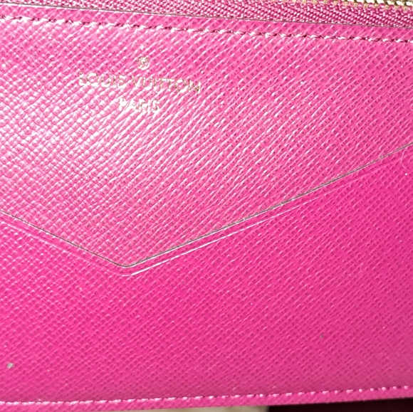 LV Wallet - Picture 12 of 16